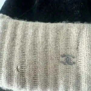 CHANEL | Accessories | Chanel Cashmere Beanie Small Pull  display picture 1